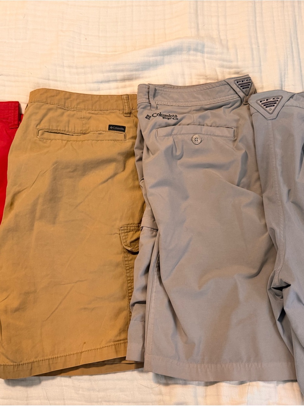 Columbia Men’s Tan and Light Gray Cargo Shorts